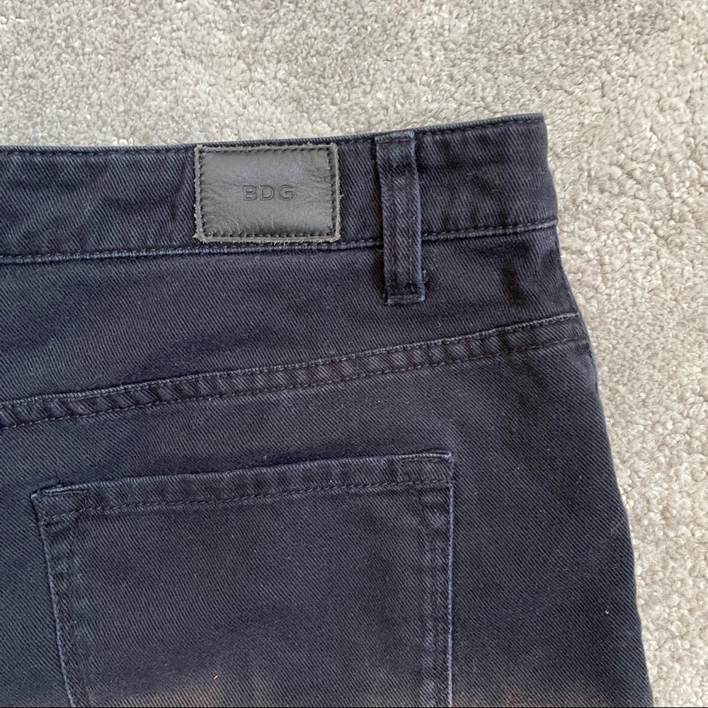 BDG Ombre Freja Mid Rise Vintage Fit Distressed Embroidered Denim Shorts Size 26 - Picture 4 of 8